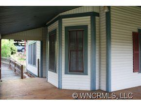 130 Henderson - Photo 3