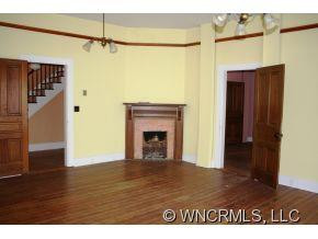 130 Henderson - Photo 6