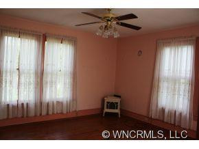 130 Henderson - Photo 8