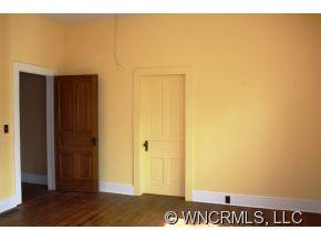 130 Henderson - Photo 9