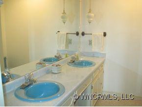 246 SUNNY DRIVE - Photo 3