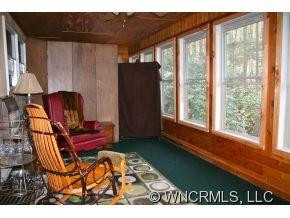 552 Summit Dr - Photo 13