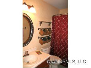 552 Summit Dr - Photo 17