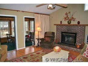 552 Summit Dr - Photo 4