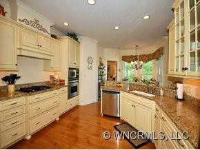 312 MOUNTAIN VALLEY DRIVE - Photo 4