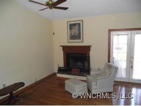 307 Melissa Way - Photo 11