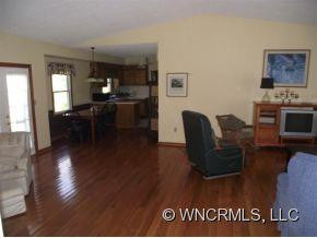 307 Melissa Way - Photo 14