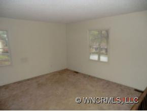 3 Spring Valley Drive - Photo 4
