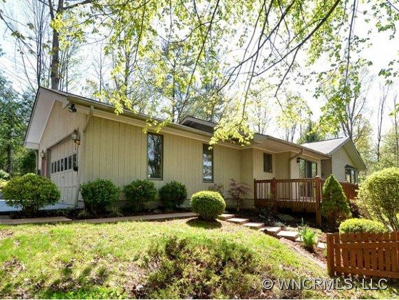 400 ROCKMOOR WAY