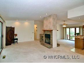 400 ROCKMOOR WAY - Photo 6