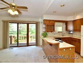 400 ROCKMOOR WAY - Photo 8