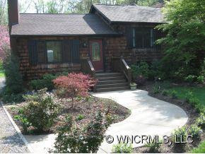 1 Pinecroft Road - Photo 2