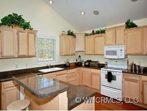 208 NAVAHO DRIVE - Photo 5