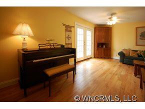 106 Caledonia - Photo 8