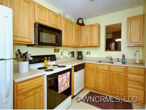 408 Carlyle Way - Photo 2