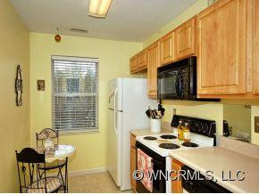 408 Carlyle Way - Photo 3