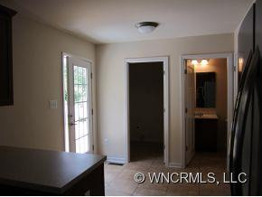 33 Jeff Drive - Photo 3