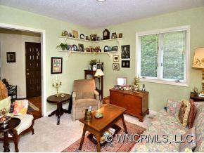 127 DEERLAKE DRIVE - Photo 2