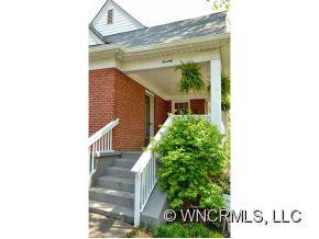 70 LINCOLN AVENUE - Photo 2