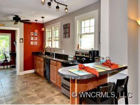 70 LINCOLN AVENUE - Photo 4