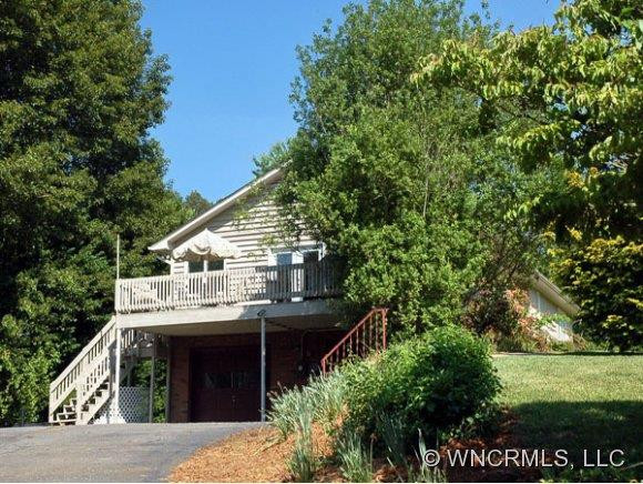 24 CRABAPPLE LANE