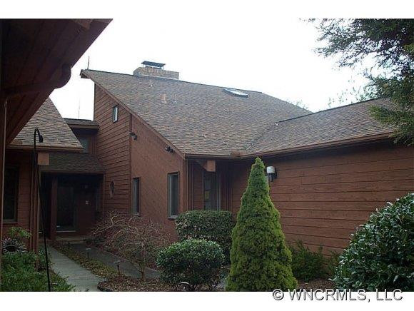 205 Woodfield Dr.
