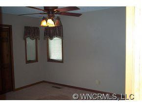 205 Woodfield Dr. - Photo 4