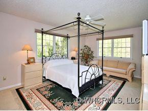 120 LARCHMONT DRIVE - Photo 11