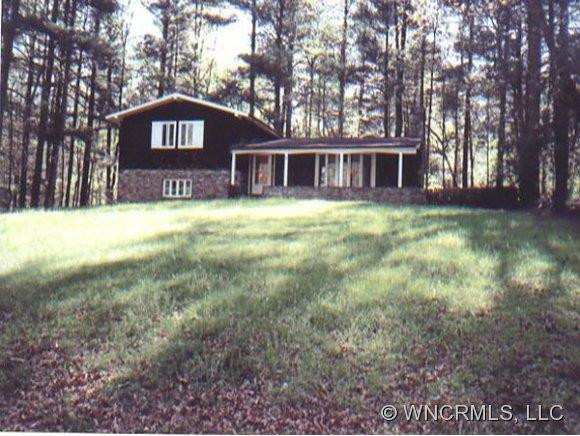 10 FOREST ROAD