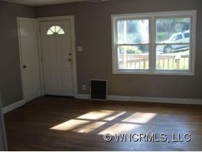 34 ERSKINE STREET - Photo 2