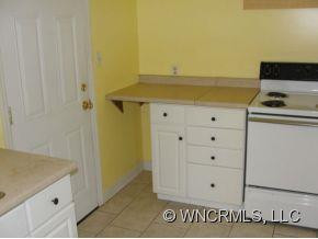 34 ERSKINE STREET - Photo 3