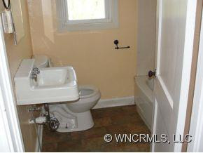 34 ERSKINE STREET - Photo 4