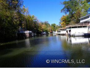 2038 Memorial Hwy - Photo 2