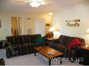 2038 Memorial Hwy - Photo 12