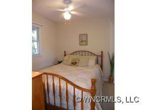 2038 Memorial Hwy - Photo 13