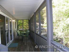 2038 Memorial Hwy - Photo 10