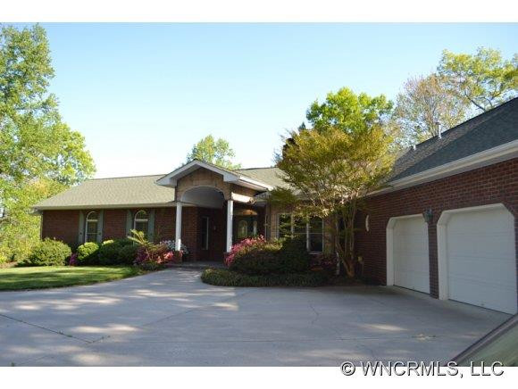 239 BEARWALLOW MOUNTAIN RD