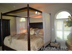 239 BEARWALLOW MOUNTAIN RD - Photo 10