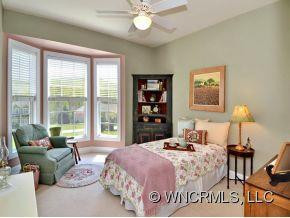 11 BAINBRIDGE COURT - Photo 17