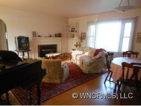 559 Bailey Street - Photo 2