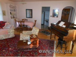 559 Bailey Street - Photo 3