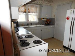559 Bailey Street - Photo 4