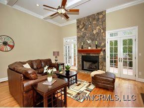 521 PINCHOT DRIVE - Photo 2