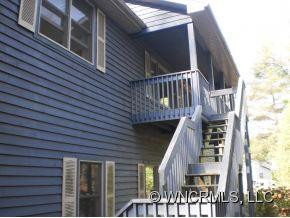 115 Woodburn Drive - Photo 2