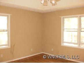115 Woodburn Drive - Photo 4