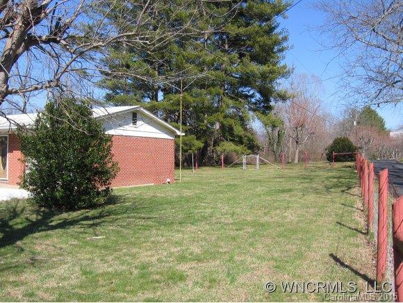 610 Blue Ridge Road - Photo 3