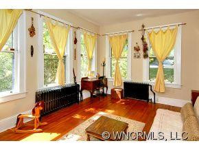 149 Hillside Street - Photo 6