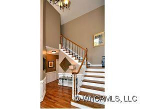 211 GREEN MEADOW LANE - Photo 2