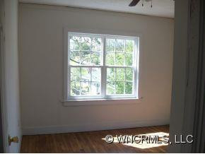 141 No Main - Photo 2
