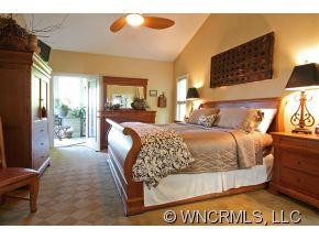 930 Sunlight Ridge Drive - Photo 11